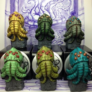 SAM x Pickmans Vinyl - Painted Cthulhu Idols 001