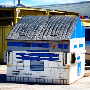 Crummy Gummy - R2D2 Dumpster - 001