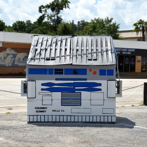 Crummy Gummy - R2D2 Dumpster - 002