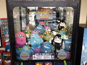 gus-fink-plush-toys-vending-machine-001